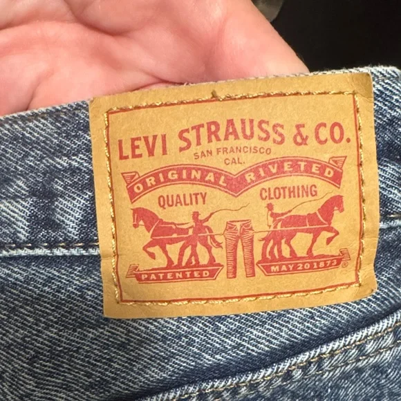 Levi's Denim Skirt ICON Stretch Worn Once EXC LIKE NEW CONDITION - Picture 14 of 17